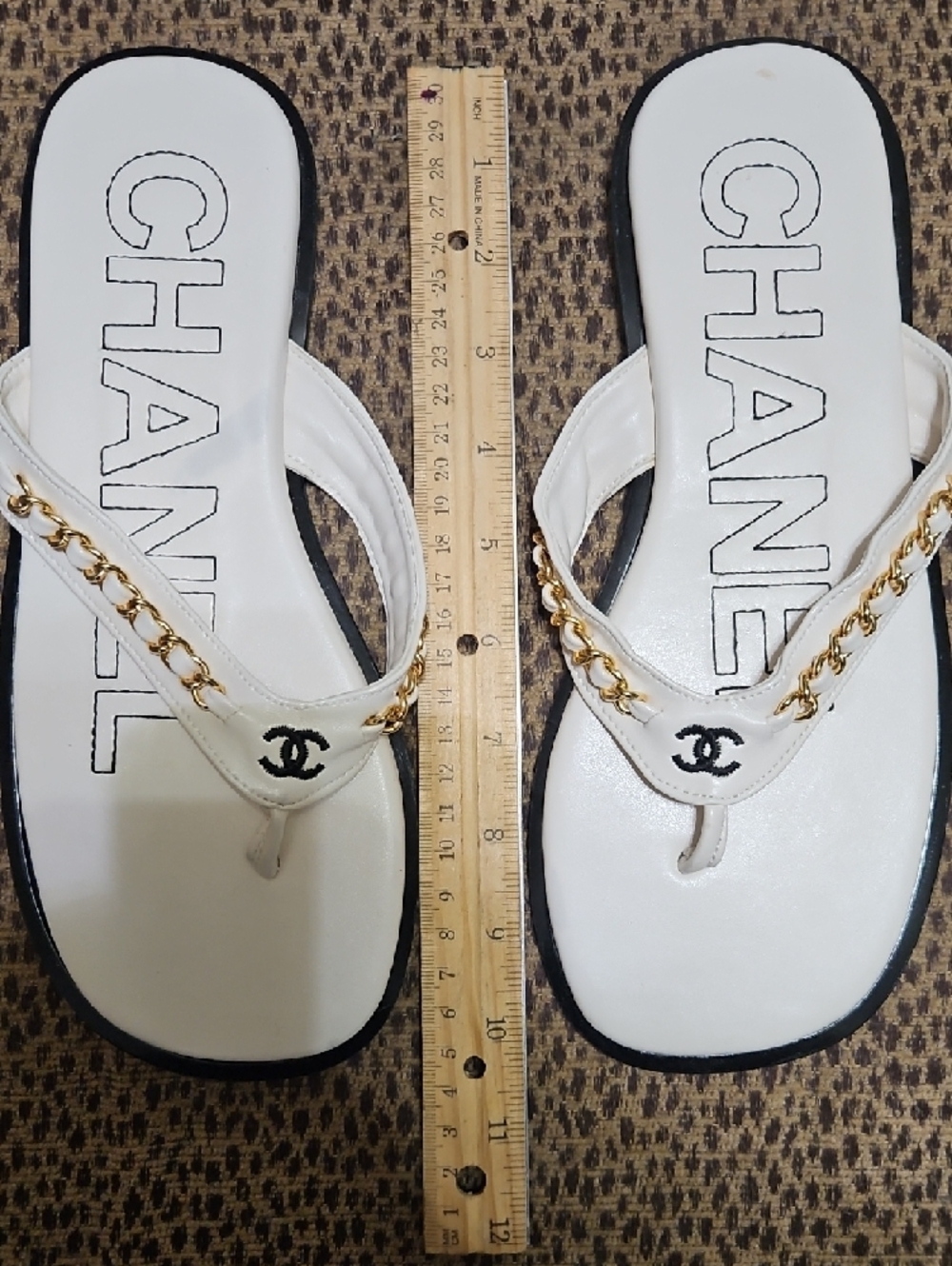 CHANEL White Thong Sandals with Gold Chain Detail - Picture 2 of 11